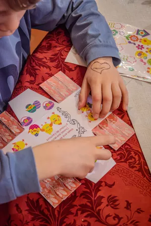 atelier créatif enfant table