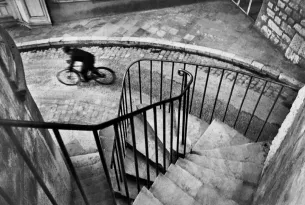 henri-cartier-bresson-hyeres-france-1932-c-fondation-henri-cartier-bresson-magnum-photos.png
