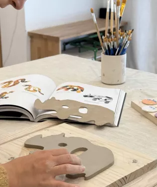 rhinoceros avec main atelier